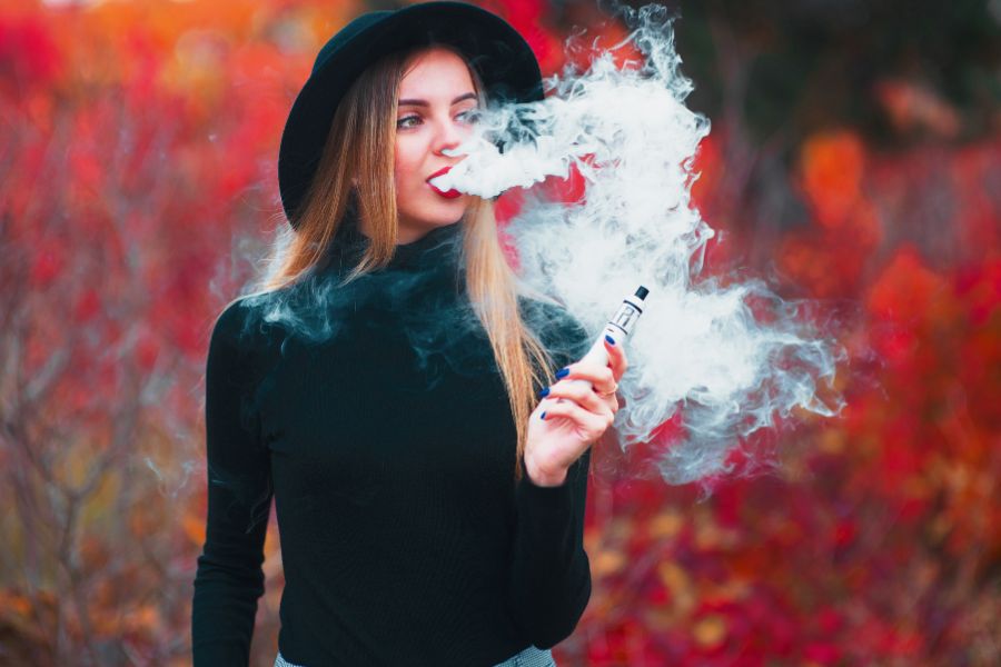 lady vaping